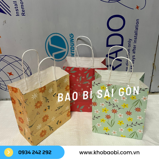 Túi giấy Kraft in họa tiết đựng quà tặng